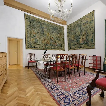 Apartment On The Steps Rome