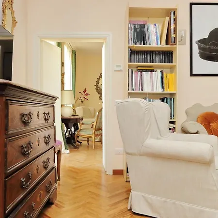 Apartment On The Steps