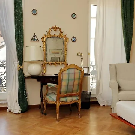 On The Steps Apartment