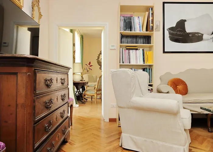 Apartment On The Steps